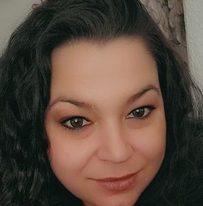 Meet your Posher, Kendra